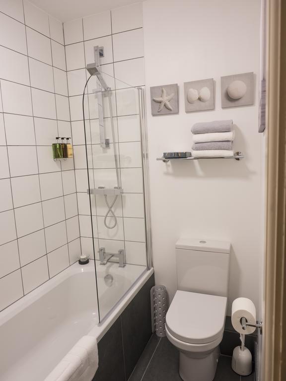 Cs Serviced Apartments Ulverston Szoba fotó